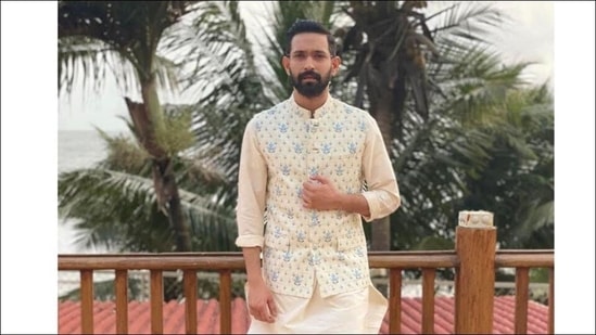 Vikrant Massey lays ethnic fashion goals for men in <span class='webrupee'>₹</span>14k bandi, cream kurta-trousers(Instagram/sabinahalder)
