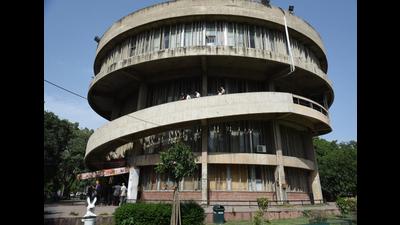 The candidates who are contesting the senate elections of Panjab University, including former senators, have alleged that the varsity was trying to tinker with the sequence of the poll schedule of various constituencies. (Representative Image/HT File) The candidates who are contesting the senate elections of Panjab University, including former senators, have alleged that the varsity was trying to tinker with the sequence of the poll schedule of various constituencies. (Representative Image/HT File)