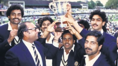 Yashpal Sharma holds the 1983 World Cup trophy at the Lord’s Ground balcony in London. (HT File) Yashpal Sharma holds the 1983 World Cup trophy at the Lord’s Ground balcony in London. (HT File)