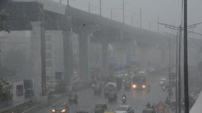 Several parts of the Mumbai Metropolitan Region (including in the eastern and western suburbs, Thane, and Navi Mumbai) witnessed intense spells, seeing between 40mm and 70mm of rain. (HT PHOTO) Several parts of the Mumbai Metropolitan Region (including in the eastern and western suburbs, Thane, and Navi Mumbai) witnessed intense spells, seeing between 40mm and 70mm of rain. (HT PHOTO)