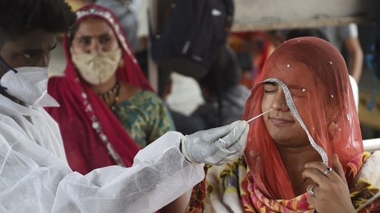 As of the week ending July 13, 2021, as many as 73 districts are reporting over 100 new cases daily, the health ministry said.(PTI) As of the week ending July 13, 2021, as many as 73 districts are reporting over 100 new cases daily, the health ministry said.(PTI)