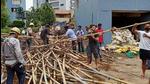Rescue work going on at the Navi Mumbai site after the collapse of the scaffolding at a posh Nerul residential building. (HT photo/Bachchan Kumar) Rescue work going on at the Navi Mumbai site after the collapse of the scaffolding at a posh Nerul residential building. (HT photo/Bachchan Kumar)
