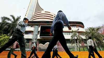 In the previous session, Sensex ended 397.04 points or 0.76 per cent higher at 52,769.73 (MINT_PRINT) In the previous session, Sensex ended 397.04 points or 0.76 per cent higher at 52,769.73 (MINT_PRINT)