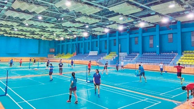 Players practice at NKBA at Shiv Chhatrapati sports complex in Balewadi. Compulsory two vax dose rule leaves Pune players miss regular training. (HT) Players practice at NKBA at Shiv Chhatrapati sports complex in Balewadi. Compulsory two vax dose rule leaves Pune players miss regular training. (HT)