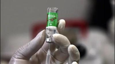 Students must be vaccinated to be able to attend offline classes in the next session. (HT File)