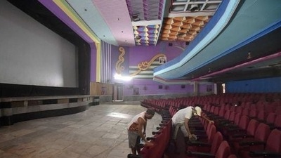 In 2000, the Supreme Court upheld a 1990 ruling of the Karnataka high court that struck down the Centre’s revisional powers over CBFC-approved films but gave the government the option to appeal to the Film Certification Appellate Tribunal (FCAT). (File Photo for representational puposes) In 2000, the Supreme Court upheld a 1990 ruling of the Karnataka high court that struck down the Centre’s revisional powers over CBFC-approved films but gave the government the option to appeal to the Film Certification Appellate Tribunal (FCAT). (File Photo for representational puposes)