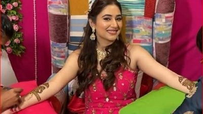 Disha Parmar at her mehendi ceremony.