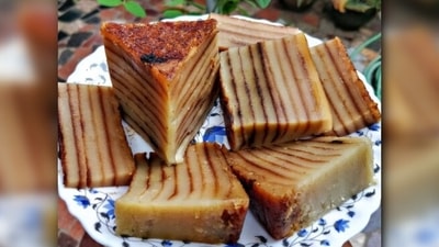 Bebinca: Bebinca, also known as bibic/bebinka, is a traditional Goan dessert prepared during festivals in Goa. It is a multilayered pudding cake made of flour, egg yolk, coconut milk, sugar with a tinge of nutmeg and ghee.  (Instagram/@thefoodmeddler)