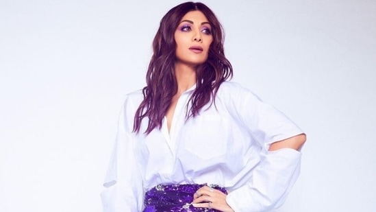 Shilpa Shetty in <span class='webrupee'>?</span>2k sequin mini skirt, trendy white shirt promotes Hungama 2(Instagram/@theshilpashetty)