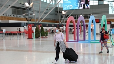 Sydney's extended lockdown suppress Covid-19 cases of contagious Delta variant (REUTERS/Loren Elliott)