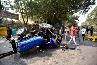 An overturned tractor after an accident during the farmers’ tractor rally near ITO on Republic Day, in New Delhi. (Sanjeev Verma/ Hindustan Times) An overturned tractor after an accident during the farmers’ tractor rally near ITO on Republic Day, in New Delhi. (Sanjeev Verma/ Hindustan Times)