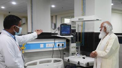 Prime Minister Narendra Modi inspecting the newly inaugurated 100-bed mother and child health wing at Sir Sundar Lal Hospital, IMS-BHU, in Varanasi on Thursday. (HT Photo) Prime Minister Narendra Modi inspecting the newly inaugurated 100-bed mother and child health wing at Sir Sundar Lal Hospital, IMS-BHU, in Varanasi on Thursday. (HT Photo)