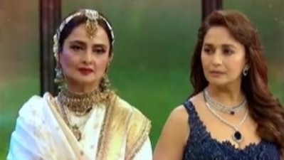 Rekha and Madhuri Dixit in a Dance Deewane 3 promo. Rekha and Madhuri Dixit in a Dance Deewane 3 promo.