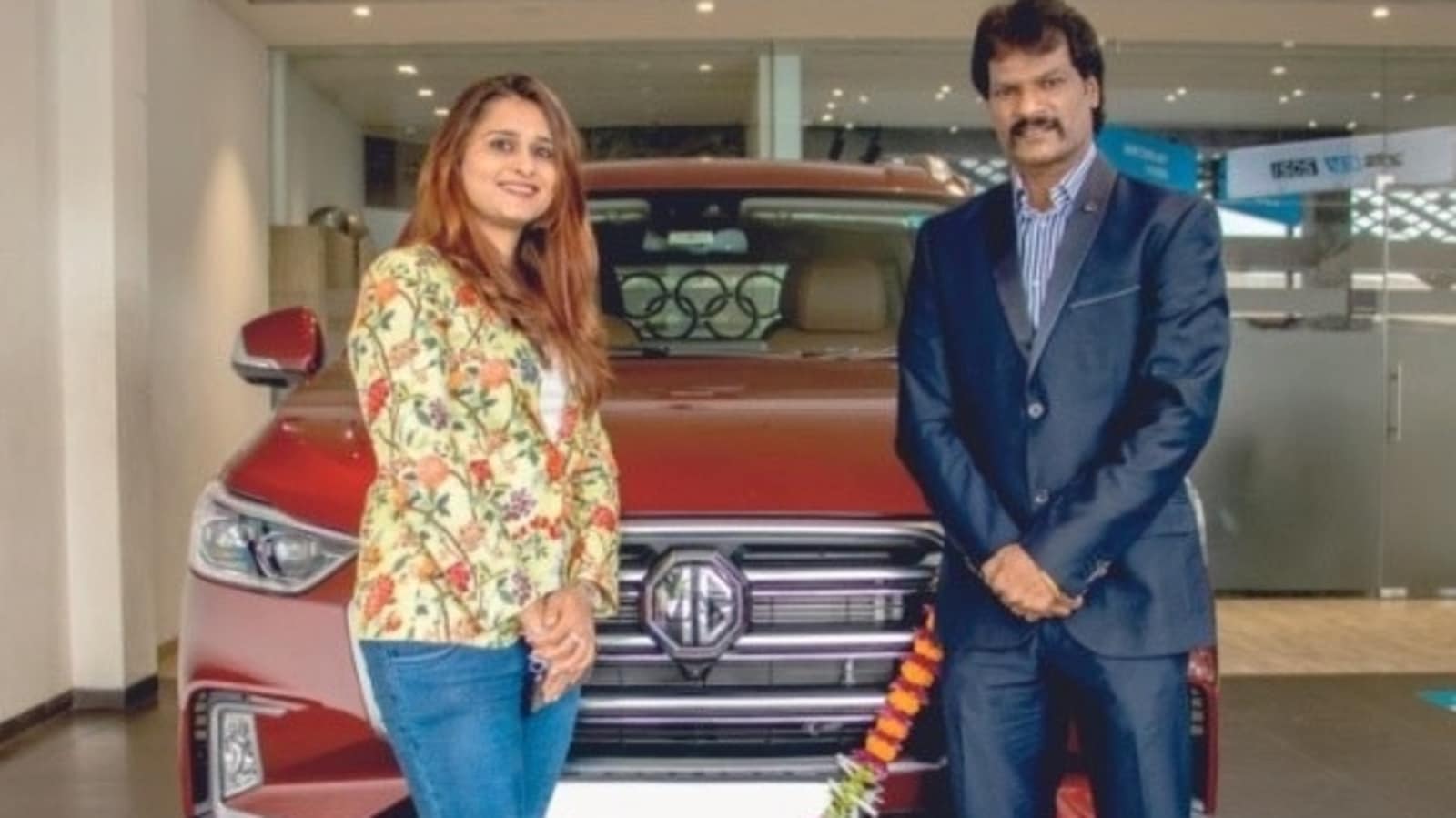 The living legend Mr. Dhanraj Pillay celebrates his birthday with MG Gloster