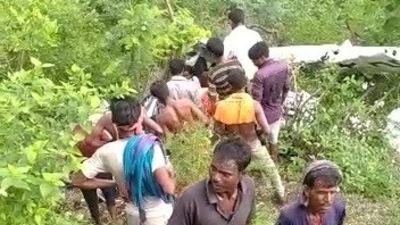 Chopper crash in Jalgaon. (ANI) Chopper crash in Jalgaon. (ANI)
