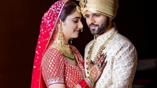 Rahul Vaidya wore an off-white resham and gold zardozi sherwani which was paired with an inner kurta churidar.(Instagram/IsraniPhotography)