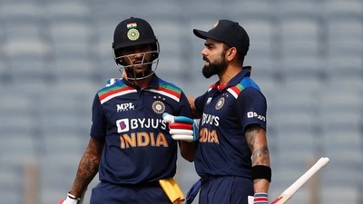 India's Virat Kohli and Shikhar Dhawan (REUTERS)