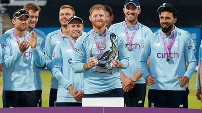 England's Ben Stokes and players celebrate with the trophy after winning the match and the series Action Images via Reuters/Ed Sykes (Action Images via Reuters)