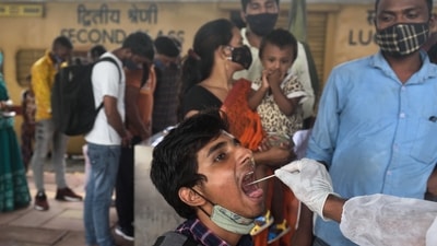 This is the third time this week that Maharashtra's daily cases breached the 8,000-mark. Earlier, the state recorded 8,602 on Wednesday and 8,010 cases on Thursday. (HT file photo) This is the third time this week that Maharashtra's daily cases breached the 8,000-mark. Earlier, the state recorded 8,602 on Wednesday and 8,010 cases on Thursday. (HT file photo)
