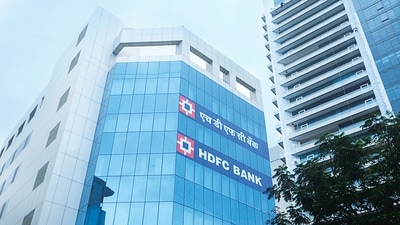 HDFC Bank is India’s largest credit card issuer, 14.4 per cent increase in assets for the reporting quarter when compared to the year-ago period but the overall advances declined marginally when compared with March. (MINT_PRINT)