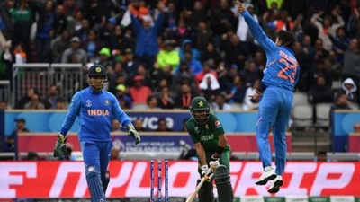 Former India wicketkeeper batsman Deep Dasgupta says Yadav is not an automatic pick for T20 WC game against Pakistan just because he has dismissed Babar Azam previously. (GETTY IMAGES)