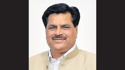 Amid reports that its senior leader Chaudhary Madan Lal Bagga was set to join the Aam Aadmi Party (AAP), the Shiromani Akali Dal (SAD) expelled him from the party for six years on Saturday evening (HT File)