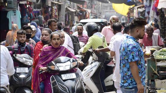 earing another lockdown, which may cripple their business further, traders and restaurant owners are also asking patrons to follow guidelines to prevent a resurgence in infections. (Gurpreet Singh/HT)