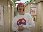Justin Bieber gives fans a tour of his tour bus. Justin Bieber gives fans a tour of his tour bus.
