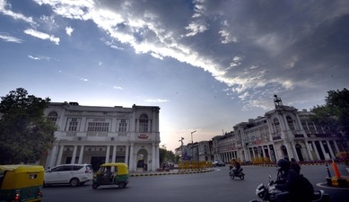 Met recordings show that on Sunday the Safdarjung weather station, which is considered the official marker for the city, saw 7.2mm rainfall, while the Palam observatory received 3.3mm. (HT Photo) Met recordings show that on Sunday the Safdarjung weather station, which is considered the official marker for the city, saw 7.2mm rainfall, while the Palam observatory received 3.3mm. (HT Photo)