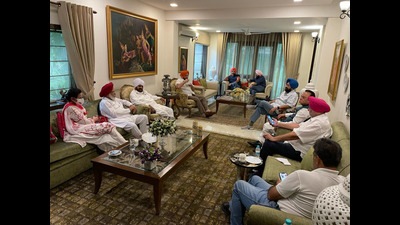 Congress MPs from Punjab holding a meeting at Partap Singh Bajwa's residence in Delhi. (HT Photo) Congress MPs from Punjab holding a meeting at Partap Singh Bajwa's residence in Delhi. (HT Photo)
