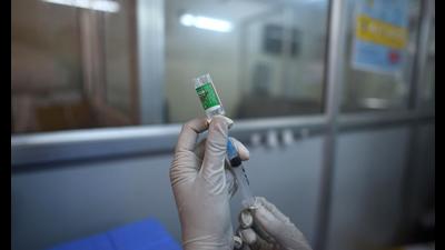 In a review meeting on Friday, lieutenant governor Manoj Sinha had directed officials be prepared to deal with a possible third wave of the coronavirus or any future health emergencies. (Representative Image/HT File) In a review meeting on Friday, lieutenant governor Manoj Sinha had directed officials be prepared to deal with a possible third wave of the coronavirus or any future health emergencies. (Representative Image/HT File)