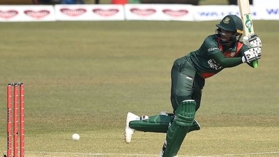 All-rounder Shakib Al Hasan in action during 2nd ODI against Zimbabwe (Twitter)