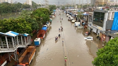 The India Meteorological Department (IMD) has issued a red alert for Mumbai in the backdrop of heavy rains, a BMC official said. (ANI) The India Meteorological Department (IMD) has issued a red alert for Mumbai in the backdrop of heavy rains, a BMC official said. (ANI)