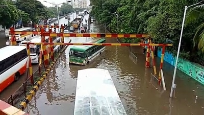 Vehicles wade through a waterlogged Dahisar subway due to heavy overnight downpours in Mumbai. (Vijay Bate/HT Photo) Vehicles wade through a waterlogged Dahisar subway due to heavy overnight downpours in Mumbai. (Vijay Bate/HT Photo)