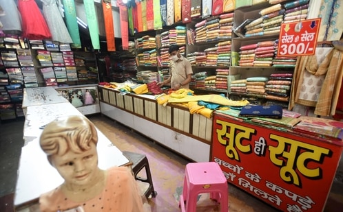 Guilt is not the way ahead. Now that you do know the challenges, there’s only one way ahead: buy less. Enjoy your clothes more. (Sunil Ghosh / Hindustan Times)