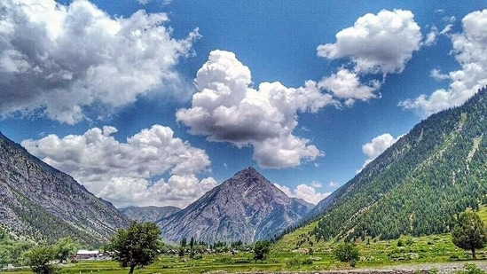 Jammu and Kashmir government is organising a 3-day festival in Gurez Valley to boost tourism in the Bandipora district. (ANI) Jammu and Kashmir government is organising a 3-day festival in Gurez Valley to boost tourism in the Bandipora district. (ANI)