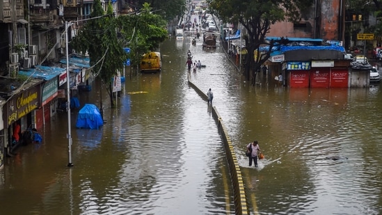 Waterlogged streets at Parel after heavy rains in Mumbai on July 18. Mumbai and the coast of Maharashtra are expected to receive heavy to very heavy rainfall in the next four days, the Indian Meteorological Department (IMD) said on July 18.(Shashank Parade / PTI)
