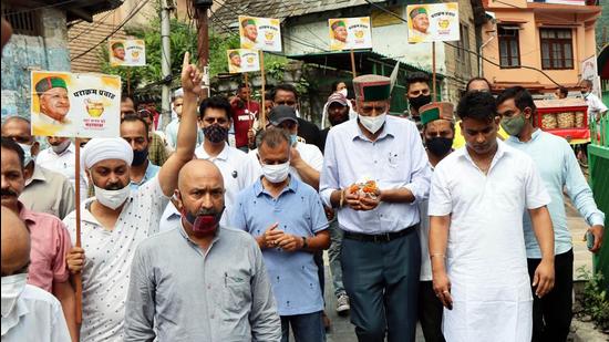 Anil was also sidelined during the municipal corporation polls when the party did not seek his help in canvassing and chose to rely on the political acumen of minister Mahender Singh Thakur instead. (Birbal Sharma/HT)