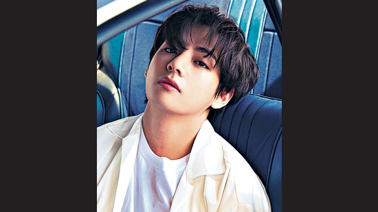 V (BIGHIT MUSIC) V (BIGHIT MUSIC)