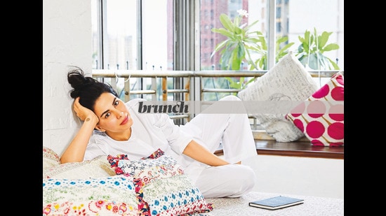 Kirti Kulhari poses at her home exclusively for this HT Brunch column; Styled by Avinash Bamania (Vickky Idnaani)