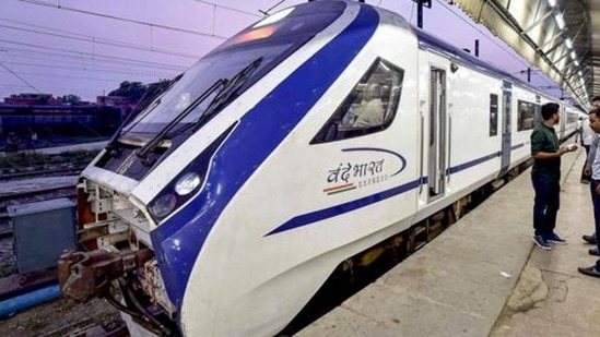 The idea of the new plan is to get maximum train sets rolled out by 2024 by utilising Integral Coach Factory in Chennai, Modern Coach Factory in Raebareli and Rail Coach Factory in Kapurthala.(PTI)