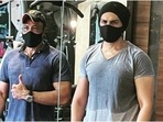 Kartik Aaryan's post-workout pics show he trains hard at gym, Varun Dhawan is impressed(Instagram/@kartikaaryan) Kartik Aaryan's post-workout pics show he trains hard at gym, Varun Dhawan is impressed(Instagram/@kartikaaryan)