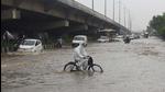 Severe waterlogging at Hero Honda Chowk. (Vipin Kumar/HT PHOTO) Severe waterlogging at Hero Honda Chowk. (Vipin Kumar/HT PHOTO)