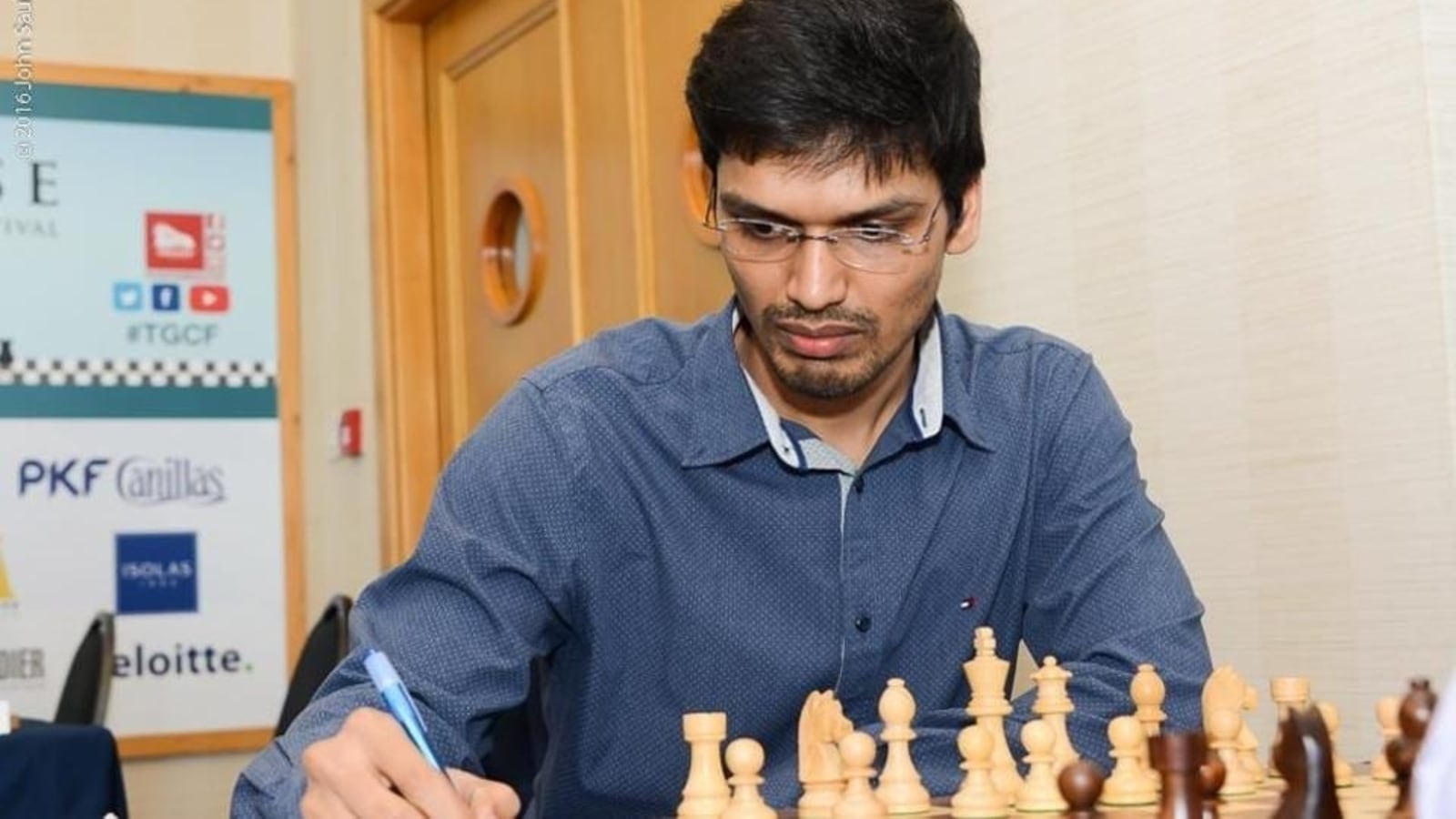 Chess World Cup: Harikrishna wins, Sarin crashes out