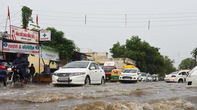 Gurugram traffic police issued regular updates over social media regarding areas that are severely waterlogged. (Vipin Kumar/HT PHOTO) Gurugram traffic police issued regular updates over social media regarding areas that are severely waterlogged. (Vipin Kumar/HT PHOTO)