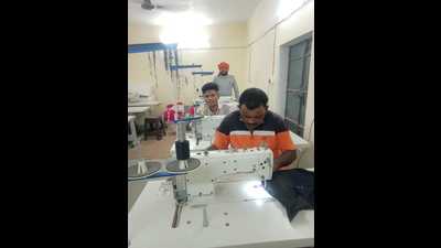 The workshop in the Jasra area of Prayagraj (HT Photo) The workshop in the Jasra area of Prayagraj (HT Photo)