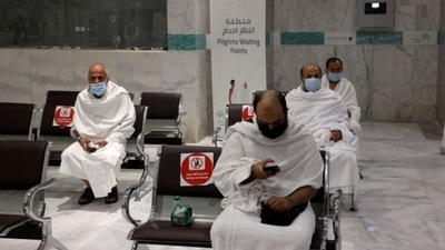 Devotees have started reaching Mecca to take part in Hajj that takes place every year. Clad in white and carrying umbrellas against the blistering summer sun, Saudi citizens and residents performed the rite, a once-in-a-lifetime duty for every Muslim. The devotees have been appealed to follow the rules of social distancing and wear masks this year. (Reuters) Devotees have started reaching Mecca to take part in Hajj that takes place every year. Clad in white and carrying umbrellas against the blistering summer sun, Saudi citizens and residents performed the rite, a once-in-a-lifetime duty for every Muslim. The devotees have been appealed to follow the rules of social distancing and wear masks this year. (Reuters)