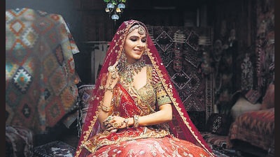 Reds, maroon and fuschia flatter majority Indian skin tones (Photo: Instagram) Reds, maroon and fuschia flatter majority Indian skin tones (Photo: Instagram)