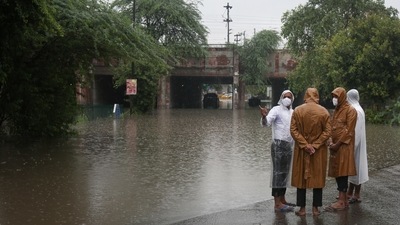 Delhi police personnel investigate the spot where a 27-year-old drowned, at Pul Prahladpur underpass in New Delhi, on July 19. A 27-year-old man and a nine-year-old boy drowned in separate incidents on July 19. In the first death, the 27-year-old drowned in the waterlogged Pul Prahladpur underpass while reportedly taking selfies and videos on his cellphone, the police told HT. (Sanchit Khanna / HT Photo) Delhi police personnel investigate the spot where a 27-year-old drowned, at Pul Prahladpur underpass in New Delhi, on July 19. A 27-year-old man and a nine-year-old boy drowned in separate incidents on July 19. In the first death, the 27-year-old drowned in the waterlogged Pul Prahladpur underpass while reportedly taking selfies and videos on his cellphone, the police told HT. (Sanchit Khanna / HT Photo)