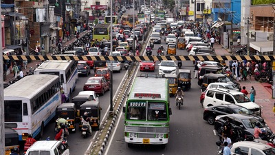Traffic congestion at MG road in Thiruvananthapuram as people stock for Covid-19 lockdown. (ANI) Traffic congestion at MG road in Thiruvananthapuram as people stock for Covid-19 lockdown. (ANI)